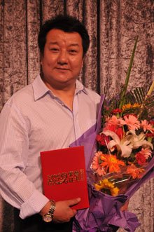 入党积极分子参加了大会